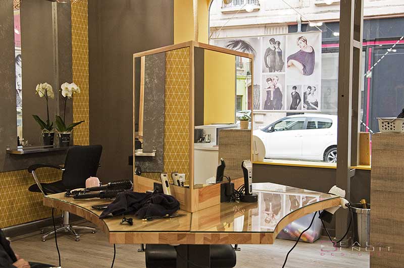Poste de coiffure à trois places design