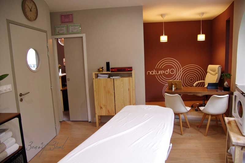 Salle bien-être et massage coin bureau