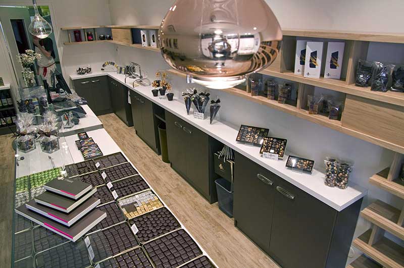 Mobilier design de préparation et emballage produit professionnel chocolat