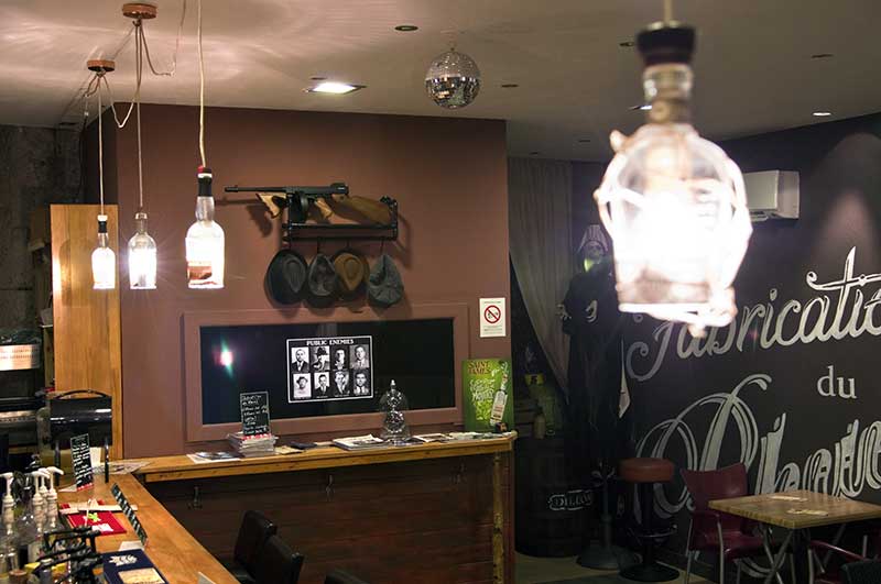 Suspension- sur mesure en bouteille Rhums pour le Bar