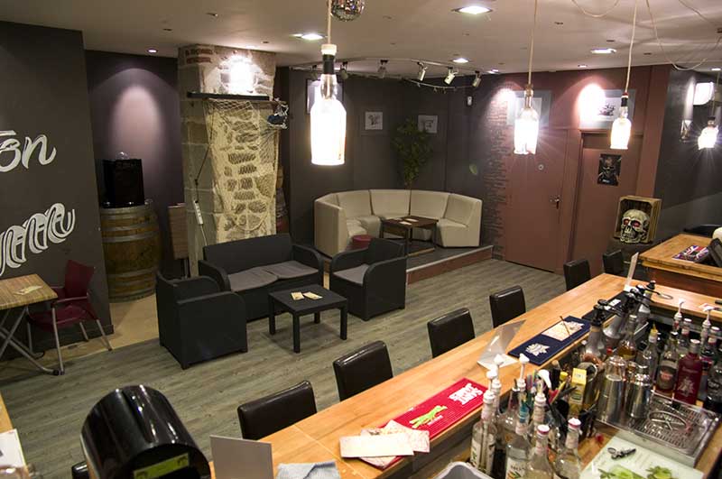 Vue salle bar design Rhums Saint Etienne