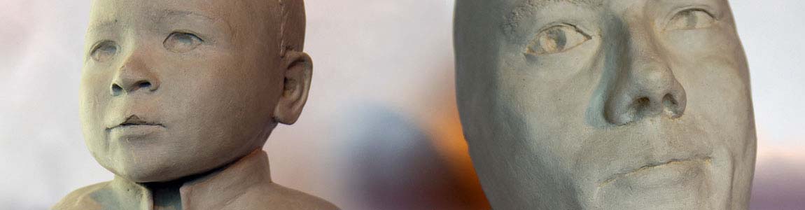 Sculpture portrait femme enfant en argile